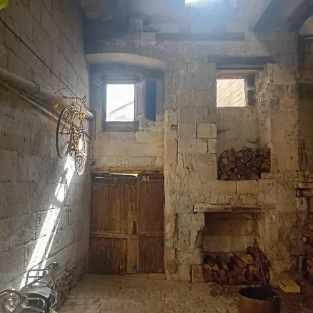 Tiny, Bright Architect-designed Loft, King Size Apartment *