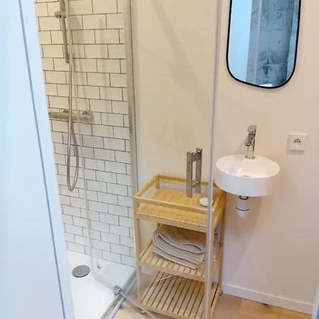 Tiny, Bright Architect-designed Loft, King Size Saumur