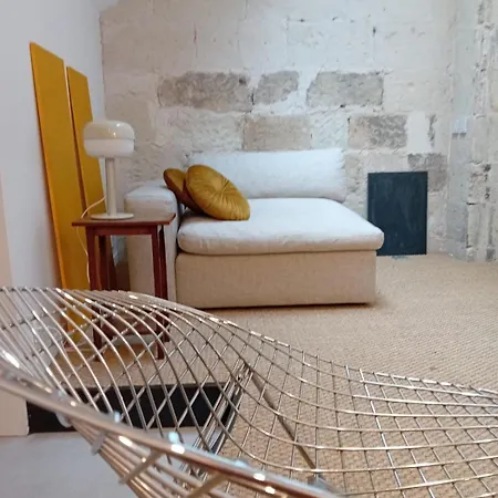 Tiny, Bright Architect-designed Loft, King Size Apartment *