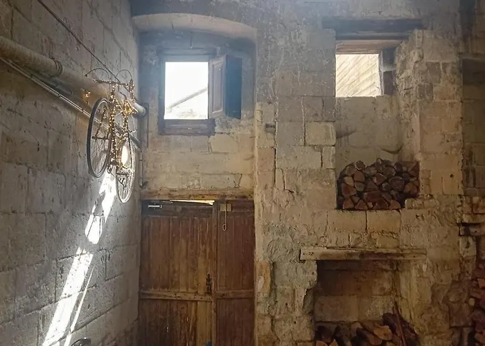 Tiny, Bright Architect-designed Loft, King Size Apartment *