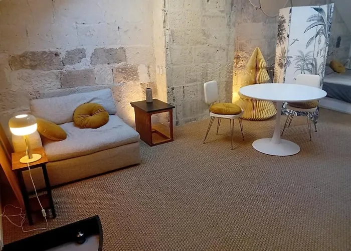 Apartman Tiny, Bright Architect-designed Loft, King Size *