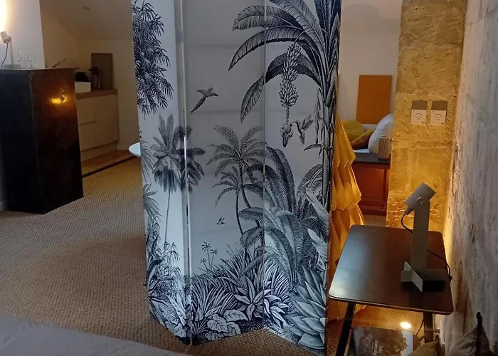 Tiny, Bright Architect-designed Loft, King Size Saumur