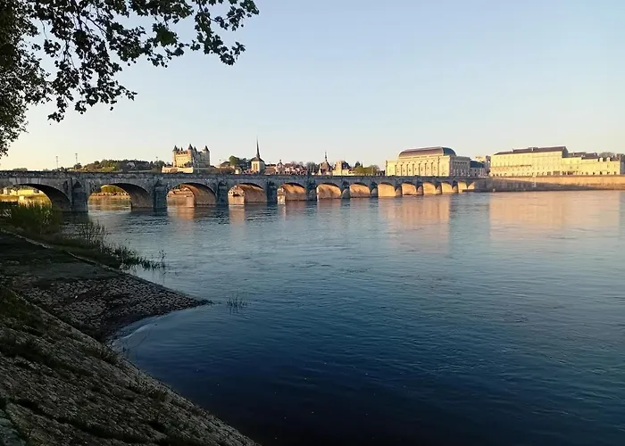Apartman Tiny, Bright Architect-designed Loft, King Size Saumur